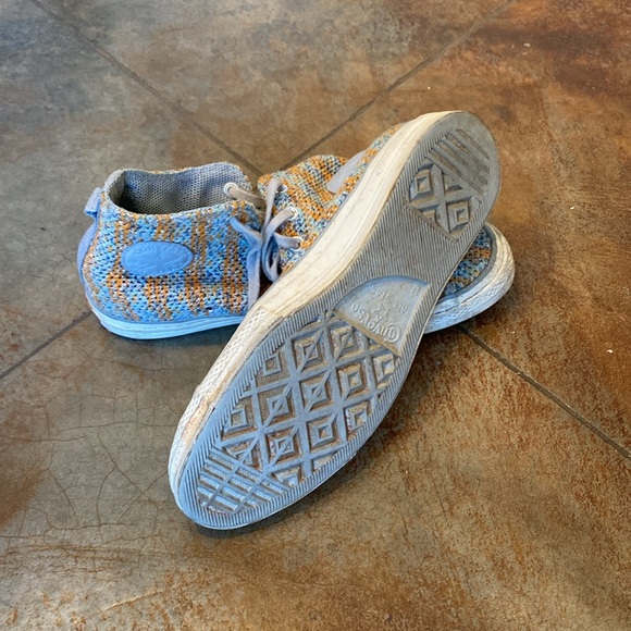 Limited Ed. Converse - Picture 5 of 5